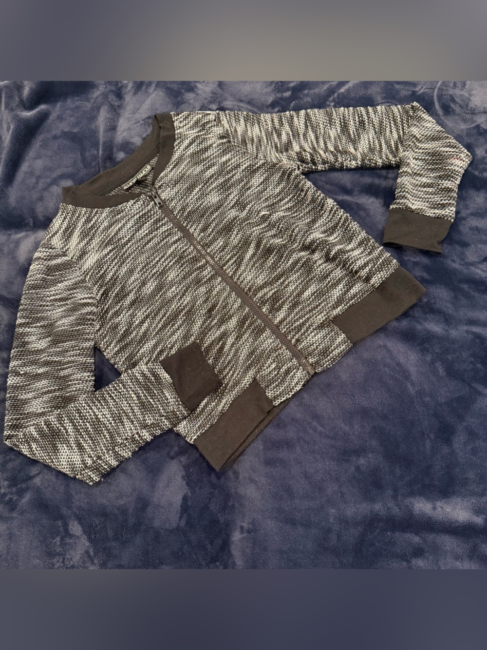 Black & white women’s Zip-Front Sweater Jacket